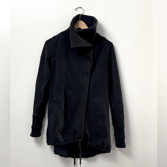 Lululemon Navy Savasanna Wrap - Picture 2 of 8